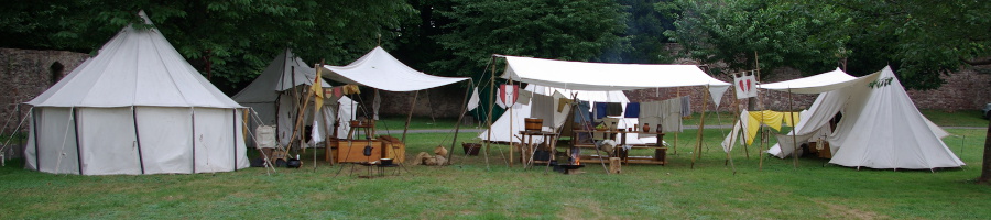 (zufälliges Kopfbild) Das Lager der Freien Bogenschützen zu Lutra während einer Mittelalterwoche im August 2013 auf der Burg Neuenbürg; 75305 Neuenbürg
